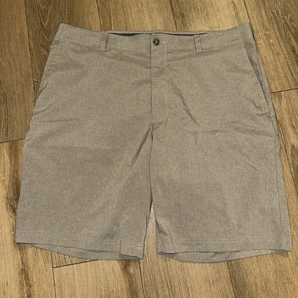 PGA Tour Men's Khaki Beige Golf Shorts Size 40 Lightweight 10" Inseam Flat Front
